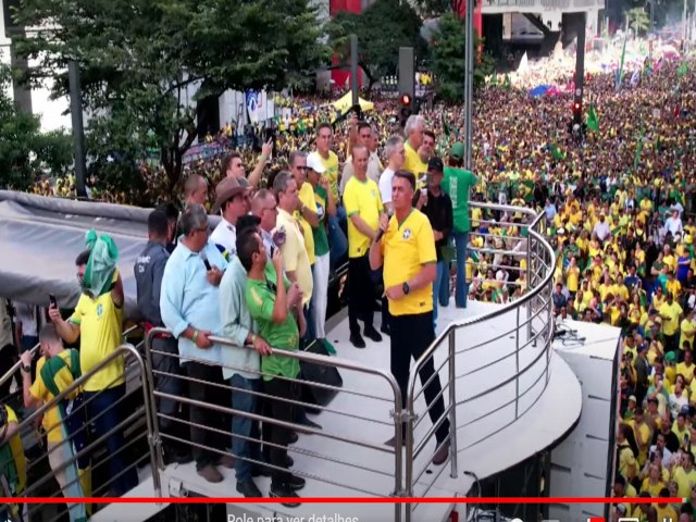 Ato a favor de Bolsonaro rene milhares de apoiadores na Avenida Paulista