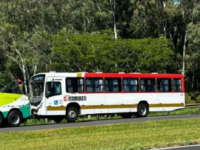 Acidente deixa 17 feridos na Washington Lus em Mirassol