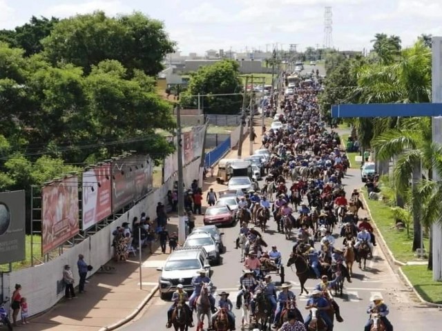 Tradicional Cavalgada em comemorao ao aniversrio de Jales.