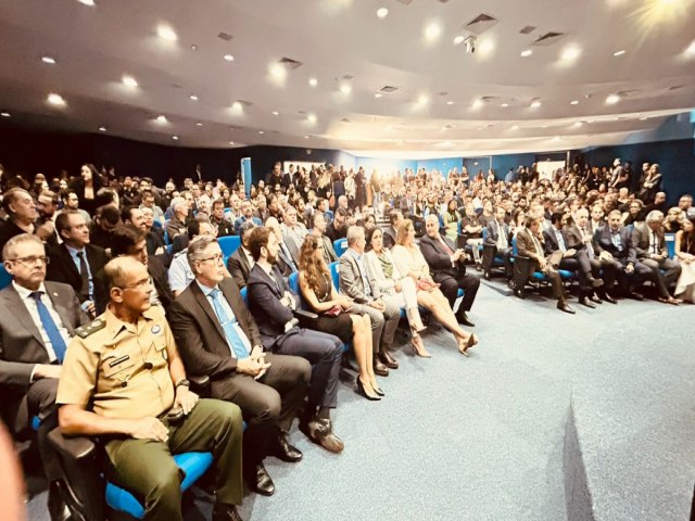 PF homenageia policial federal de Jales na festa dos 80 anos