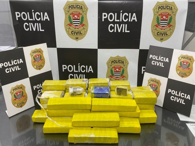 Traficante  preso com 30 quilos de maconha escondidos no painel do carro