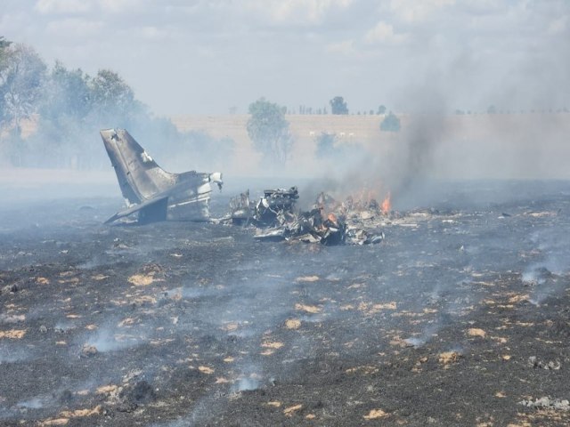 Trs pessoas morrem em queda de aeronave no interior de SP