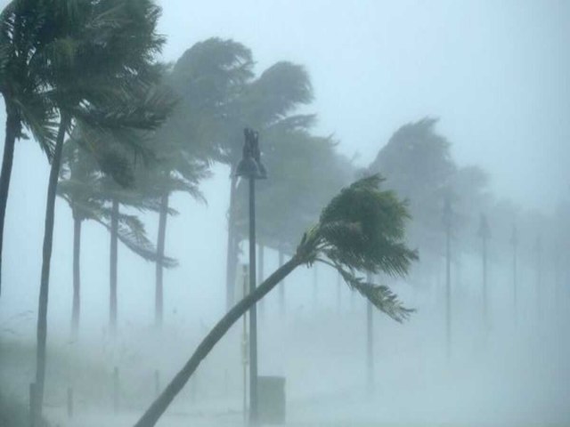 CICLONE E FRENTE FRIA DEVEM TRAZER CHUVA FORTE E ESTRAGOS NA VIRADA DO M�S