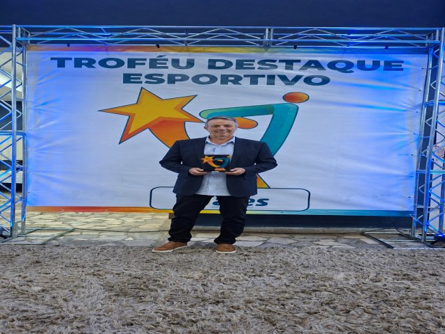 Sinval de Oliveira � homenageado com o Trof�u Destaque Esportivo