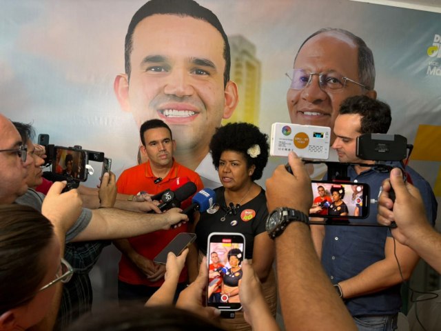 Vereadora mais votada em CG, J Oliveira fecha apoio a Jhony Bezerra no segundo turno