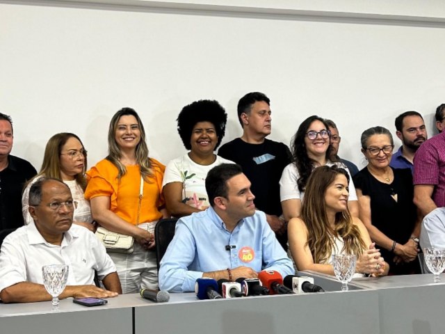 Pedro Cunha Lima manda recado em versos a Jhony Bezerra e comemora derrota do adversrio: falador de tanta b****