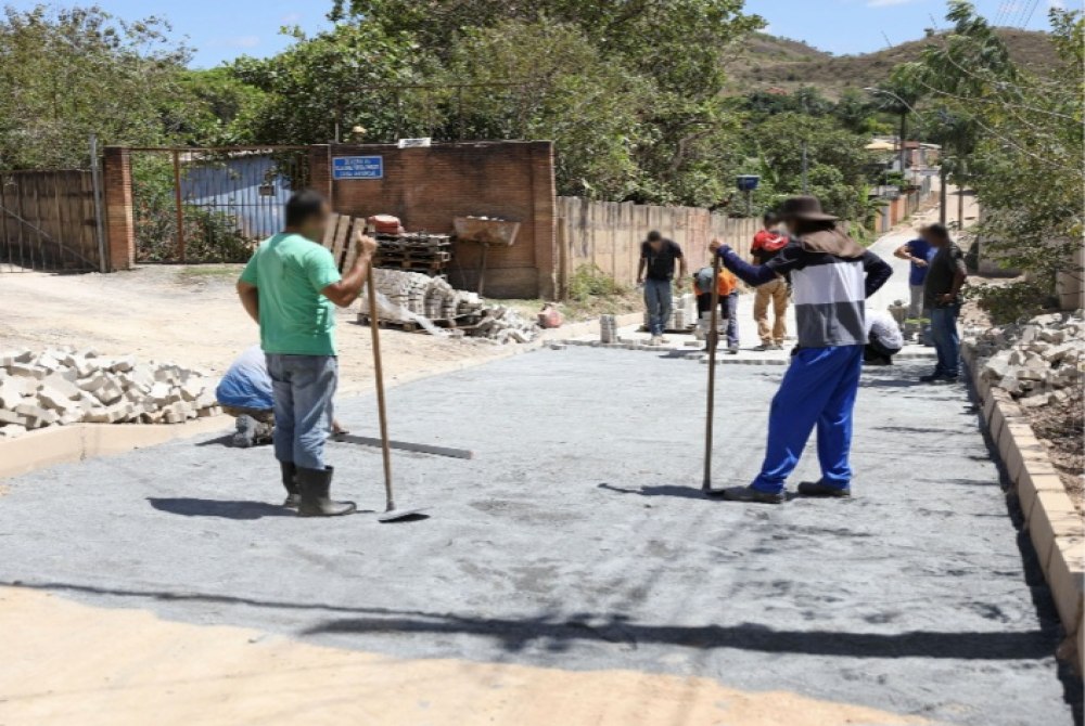 Pavimenta��o em bloquetes leva mobilidade � comunidade de Boa Vista, na Fercal