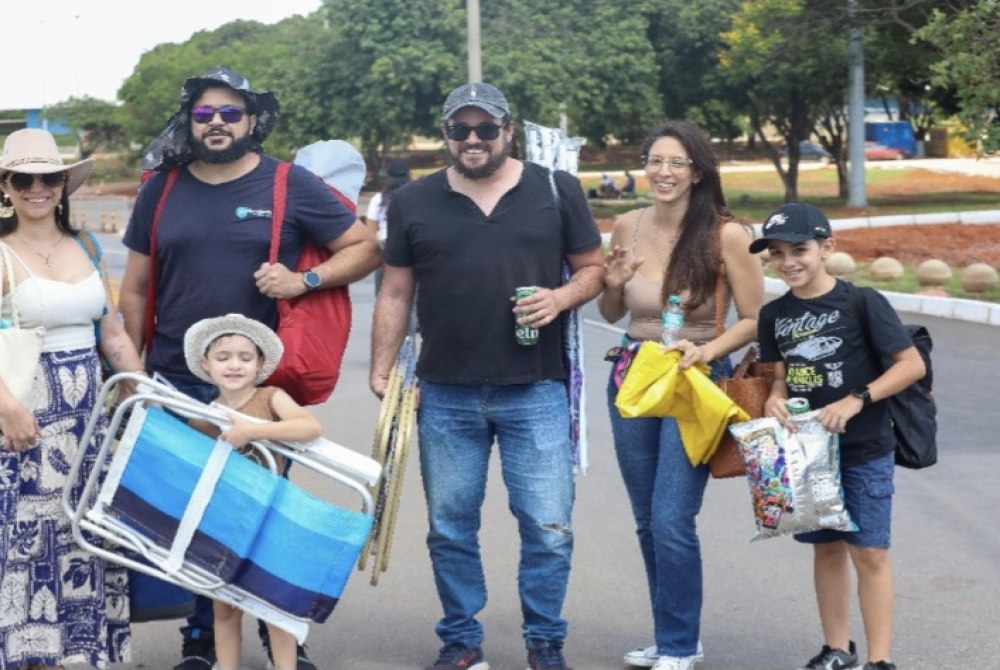 Fam�lias se entusiasmam com retorno do automobilismo ao Aut�dromo de Bras�lia 