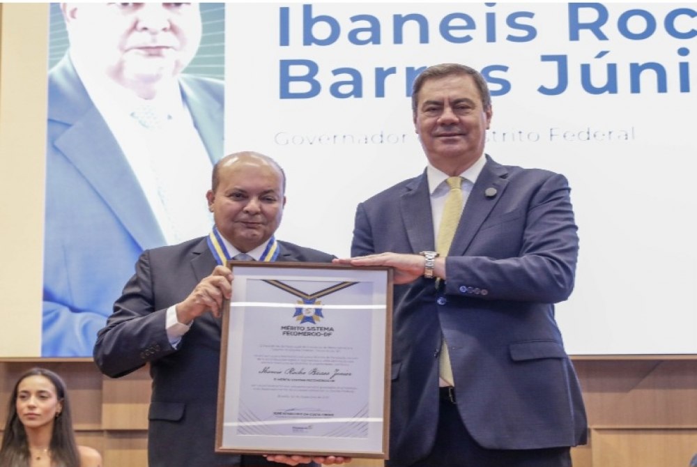 Governador Ibaneis Rocha recebe a Medalha M�rito Sistema Fecom�rcio-DF