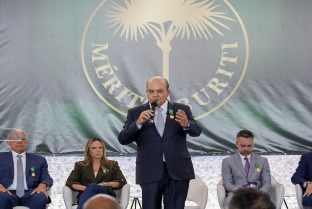 GDF homenageia 356 pessoas com a Medalha do M�rito Buriti