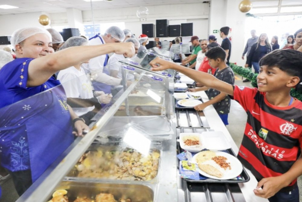 Nosso Natal: governador Ibaneis Rocha celebra almo�o natalino no Restaurante Comunit�rio do Sol Nascente