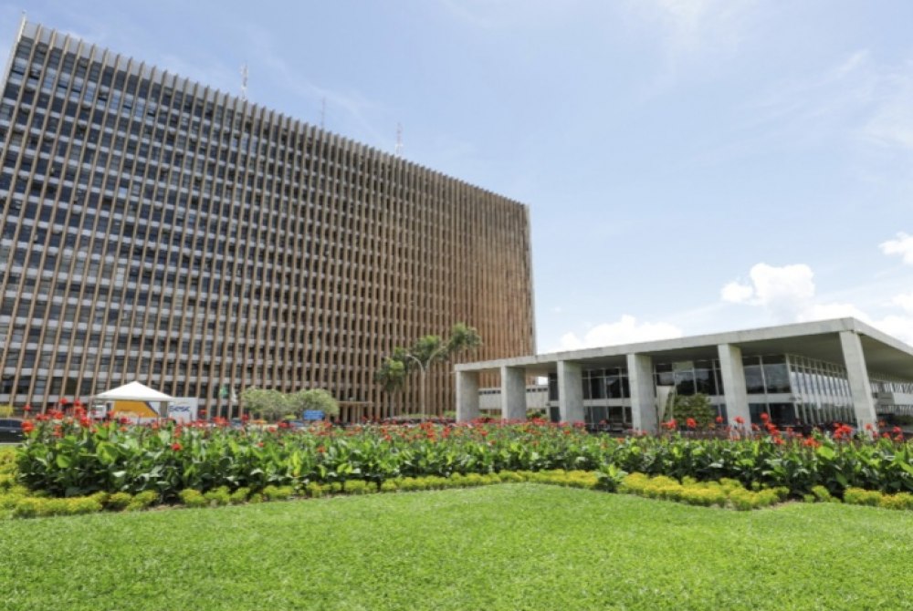 Lei garante abono de ponto no anivers�rio para servidores do DF