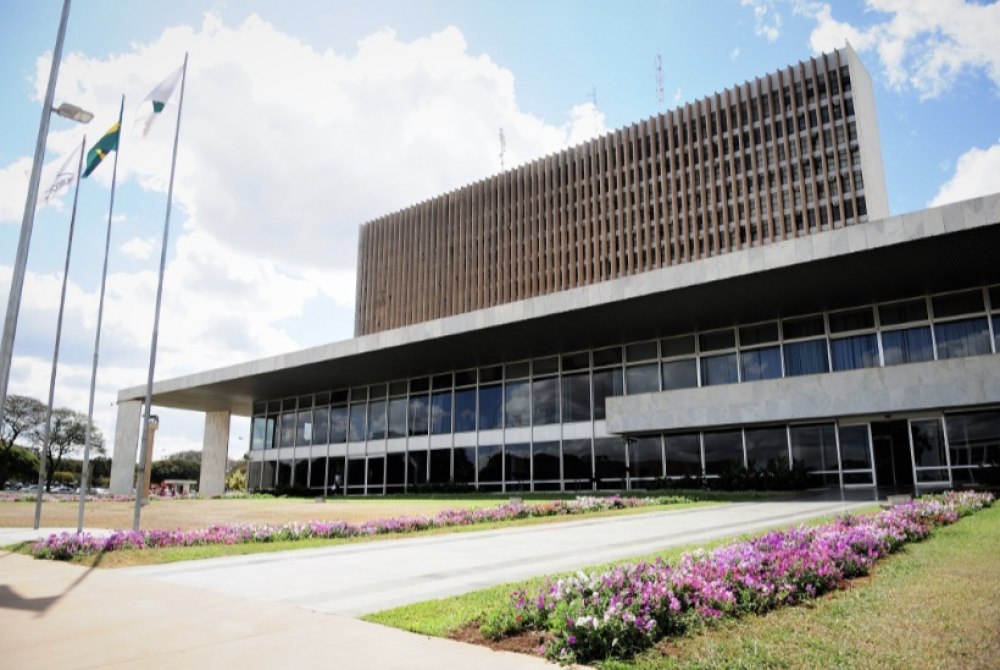 GDF desmente fake news sobre atraso no pagamento de sal�rios dos servidores