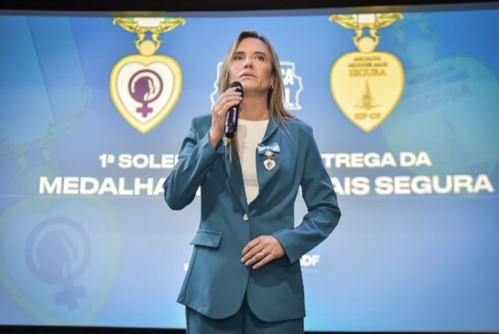 GDF homenageia 500 pessoas com a Medalha Mulher Mais Segura