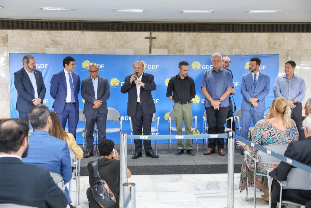 GDF chega a 1,7 mil escrituras entregues a empresas pelos programas Pr�-DF II e Desenvolve-DF