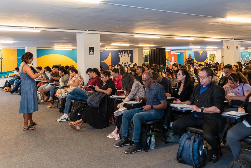 Aulas gratuitas do Aprova DF beneficiam 90 mil estudantes e ampliam prepara��o para concursos e vestibulares no DF