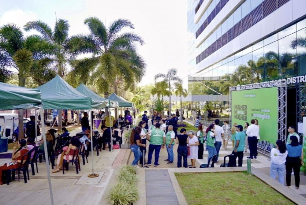 A��o especial em Bras�lia oferece mais de 30 atendimentos gratuitos voltados ao p�blico feminino nesta ter�a-feira (5)