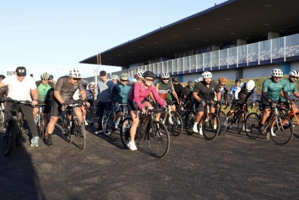 Aut�dromo de Bras�lia abre pista de treinamento para ciclistas 