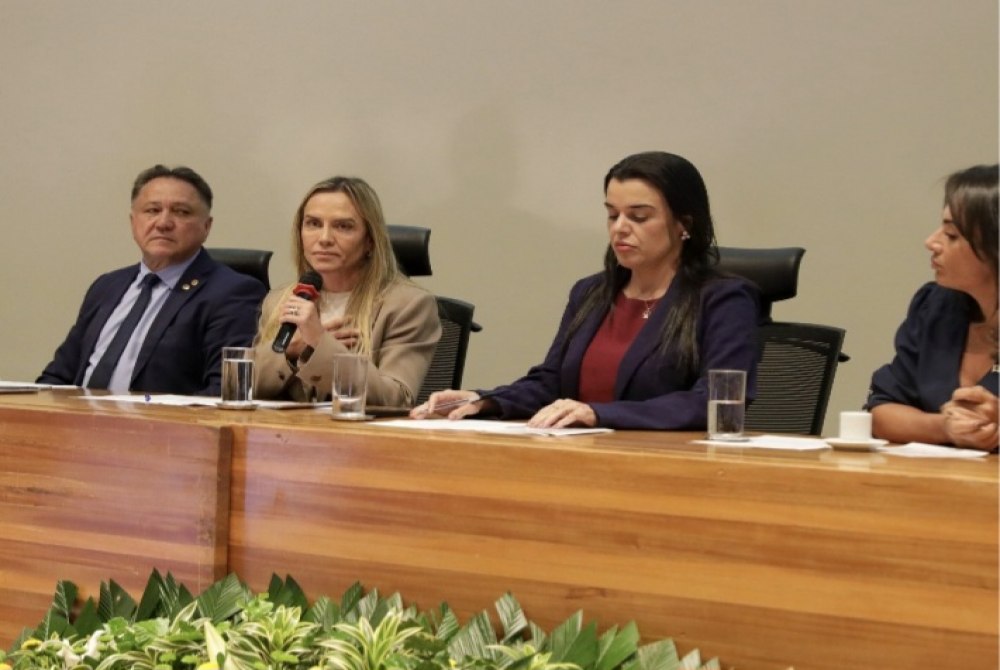 Governadora  refor�a compromisso com pol�ticas de apoio �s mulheres em evento de homenagem ao ?N�o Temas, Maria?