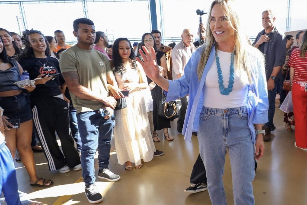 Comunidade escolar do Itapo� Parque se une em evento pela paz e integra��o familiar