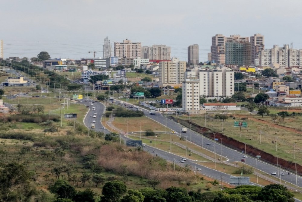 Samambaia recebe for�a-tarefa do GDF para refor�o na ilumina��o p�blica