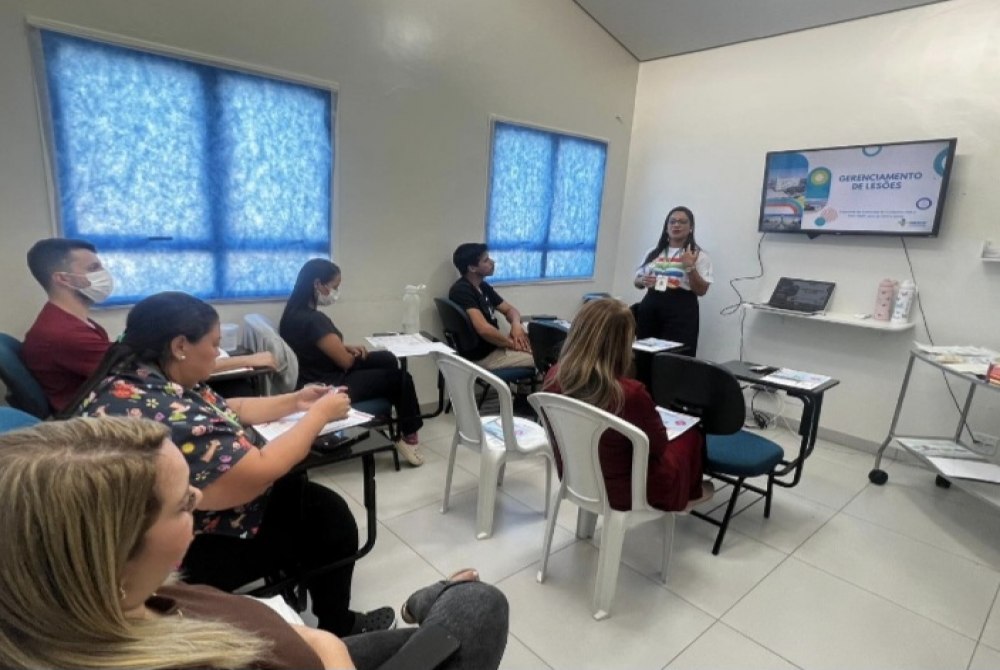 Treinamento do Hospital de Base prepara profissionais das UPAs para prevenir complica��es em feridas e infec��es