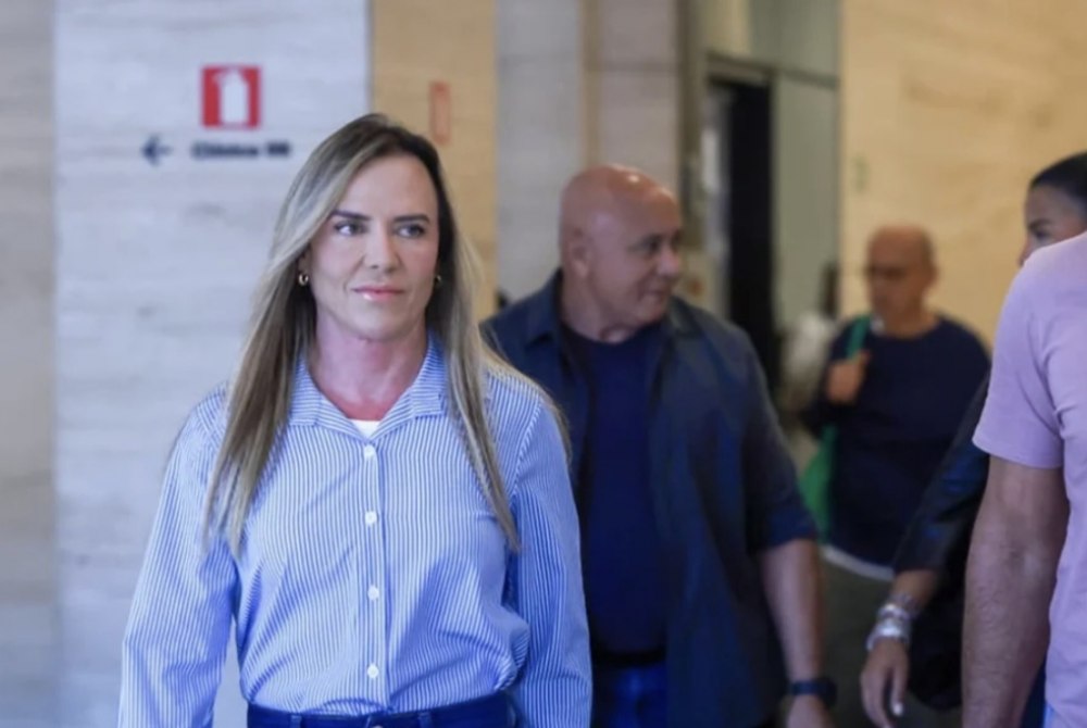 Celina Le�o retorna para casa e afirma estar em excelente estado de sa�de