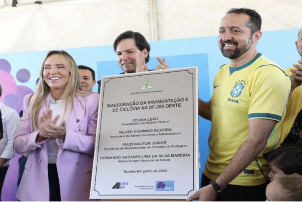 Governadora inaugura pavimenta��o da DF-205 na Fercal