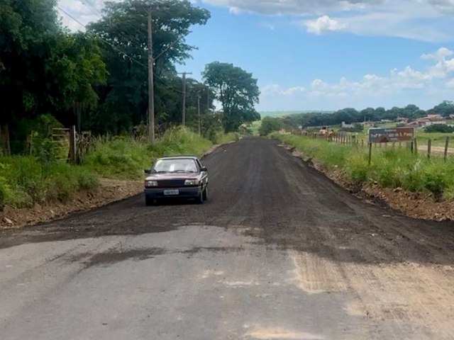 Aps asfaltamento de ruas da  regio central da cidade, Estrada da Vigor recebe revestimento asfltico