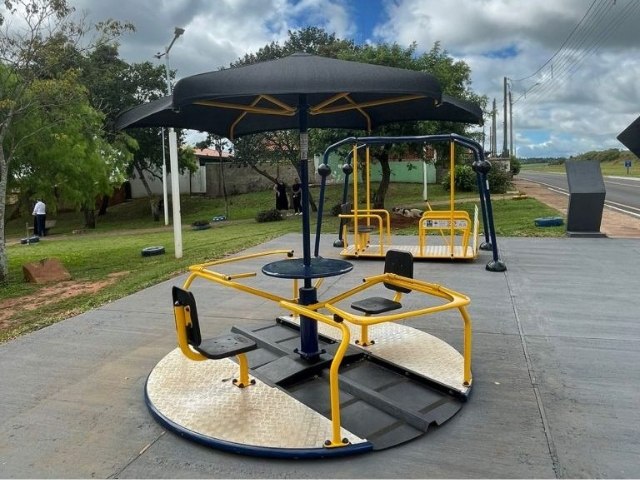 Governo de So Paulo inaugura playground adaptado para pessoas com deficincia em Brotas