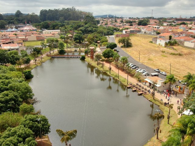 Governo municipal entrega revitalizao do Jardim do Lago