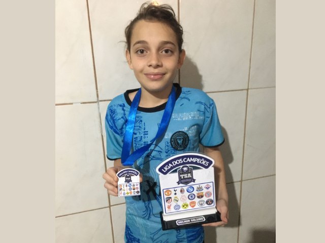 Goleiro santa-ritense de apenas 11 anos  se destaca em  campeonato da regio