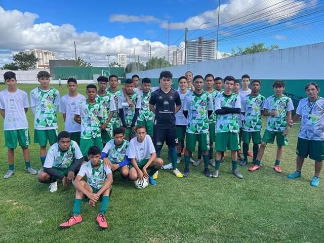 Icasa realiza projeto mudando vidas com o futebol com dezenas de jovens; assista