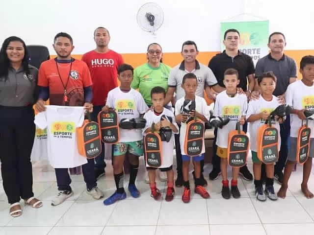 Sejuv Barbalha entrega kits esportivos, no bairro Malvinas; saiba mais