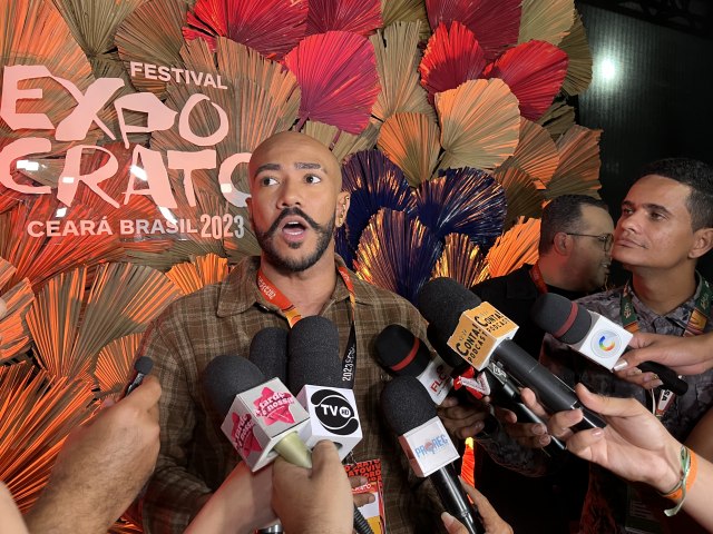 Ex-BBB, Ricardo Alface, participa do Festival Expocrato e se surpreende com evento