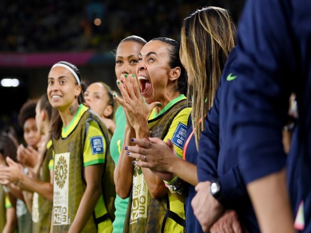 Copa do Mundo: Marta se desespera no banco com gol e só joga 14 minutos