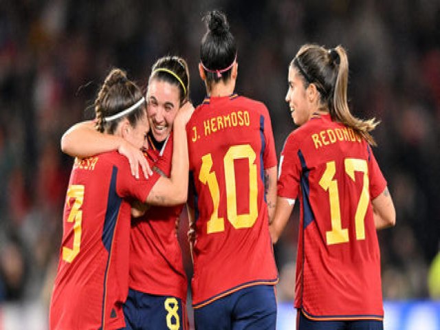 Espanha aproveita falhas da Inglaterra, vence por 1 a 0 e é campeã inédita da Copa do Mundo