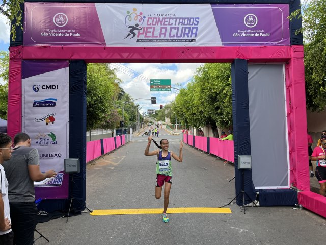 Menina de 14 anos, moradora de Missão Velha, sonha em correr a São Silvestre; Veja
