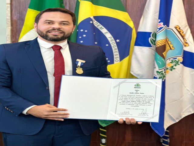 Anderson Palácio é homenageado com a Medalha Boticário Ferreira pela Câmara de Vereadores de Fortaleza