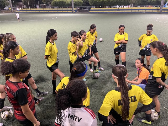 Projeto social trabalha futebol feminino, em Juazeiro do Norte.