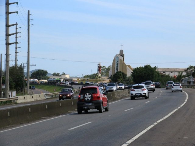 Mais de 130 mil veculos devem passar pela BR-101 sul no feriado de Corpus Christi