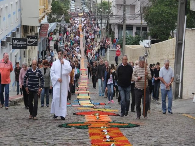 Ruas prximas  Catedral de Tubaro estaro fechadas no feriado de Corpus Christi