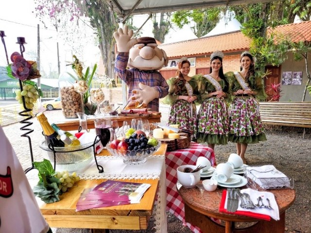 Urussanga anuncia incio de venda de ingressos para Festa do Vinho