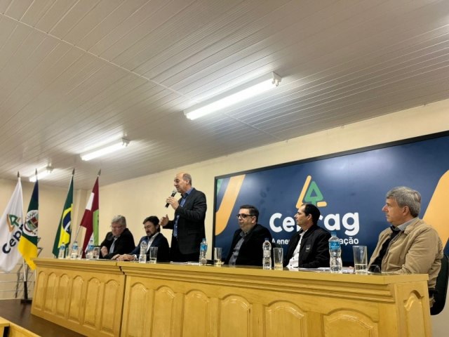 Z Milton prope projeto de apoio s Cooperativas de Eletrificao Rural em Santa Catarina