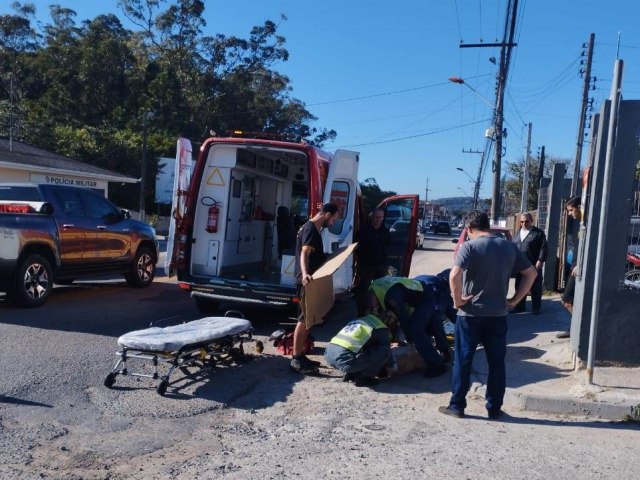 Jovem motociclista fica ferido aps coliso no Portinho