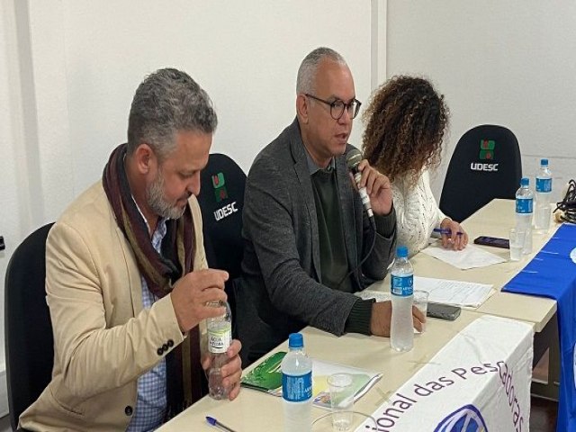 Em Laguna, Secretrio Nacional da Pesca Artesanal se rene com lideranas do setor para discutir demandas da regio