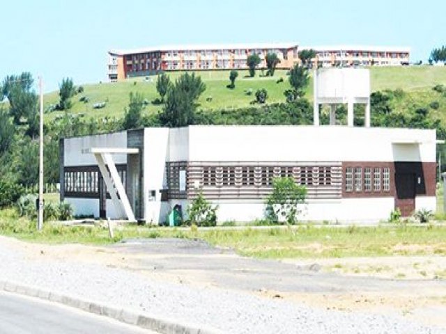 Em Laguna Restaurante-escola est fechado e sem definio