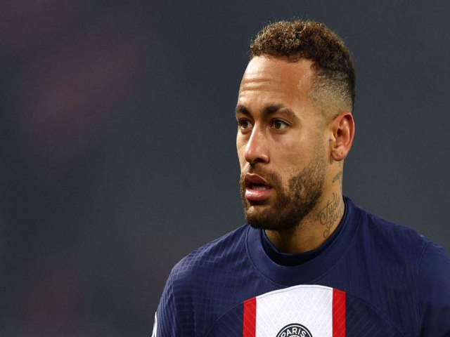 Salrio de 200 milhes de euros por ano: empresrio viaja  Paris para fechar com Neymar