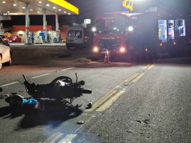 Motociclista fica gravemente ferido aps acidente de trnsito em Laguna