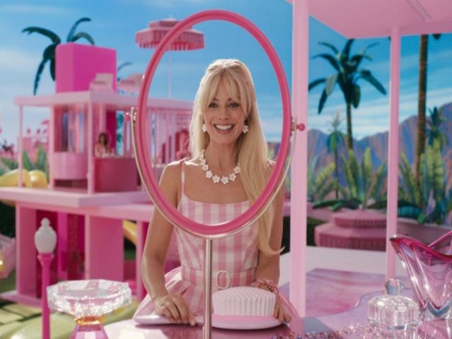 Com filas de fs vestindo rosa, Barbie tem a segunda maior estreia da histria dos cinemas no Brasil